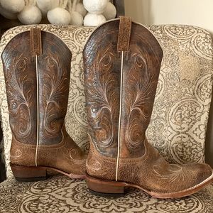 7.5 Ariat woman’s boot